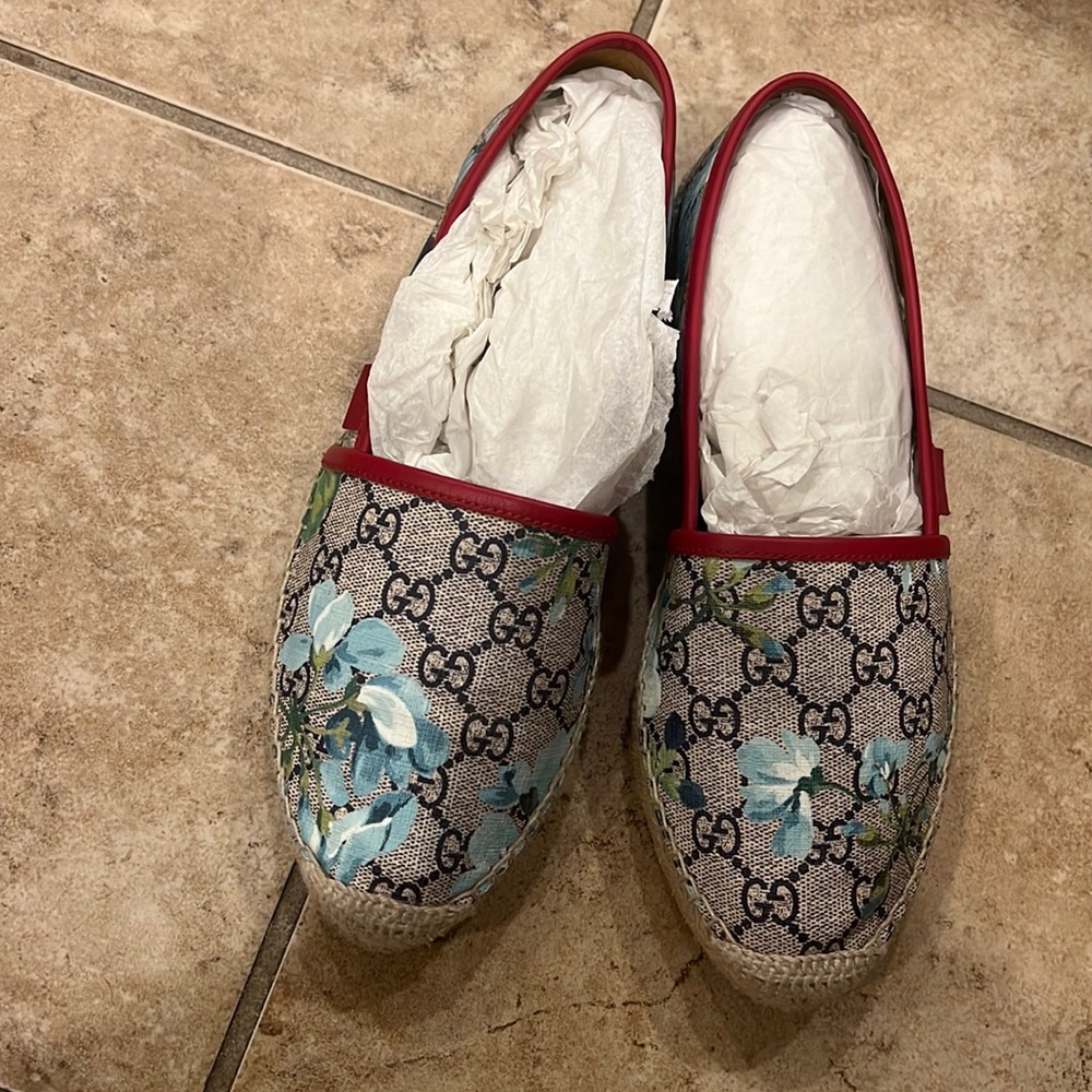 Women’s Gucci espadrilles in a size 40 (US 10)
